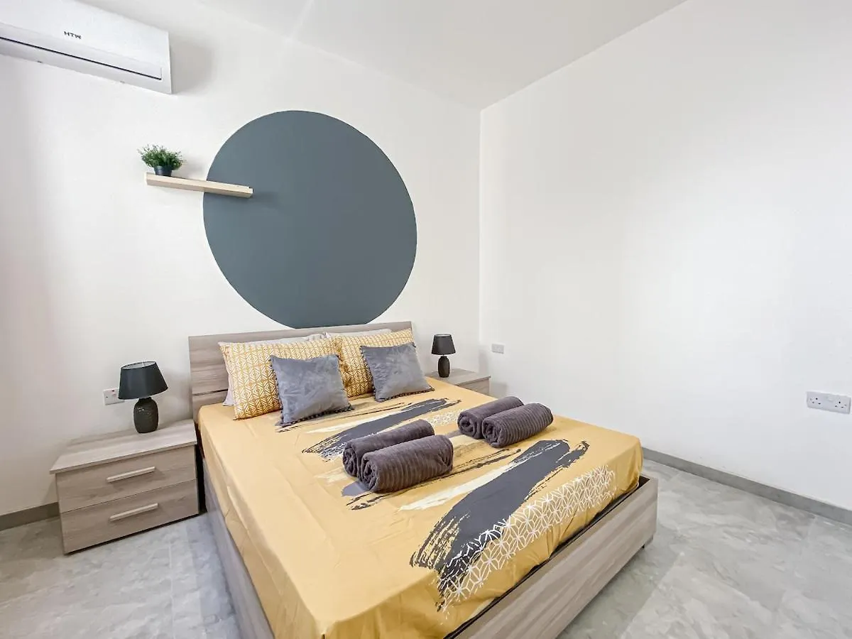 Large Studio Penthouse With 2 Terraces - By Solea Holiday Homes Gzira