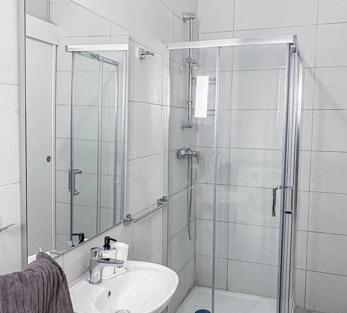 Large Studio Penthouse With 2 Terraces - By Solea Holiday Homes Malta